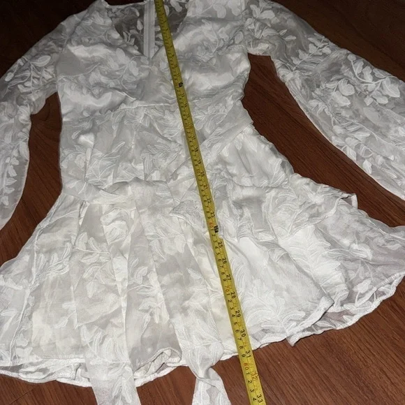 Saints + Secrets Mini Dress White Floral lace Balloon Sleeve Ruffle V-Neck S - Picture 4 of 8